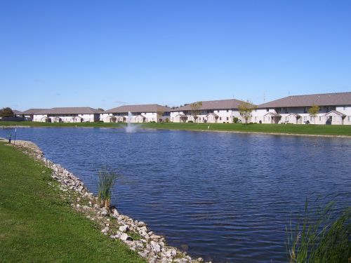 apartments at the ponds in bloomington il